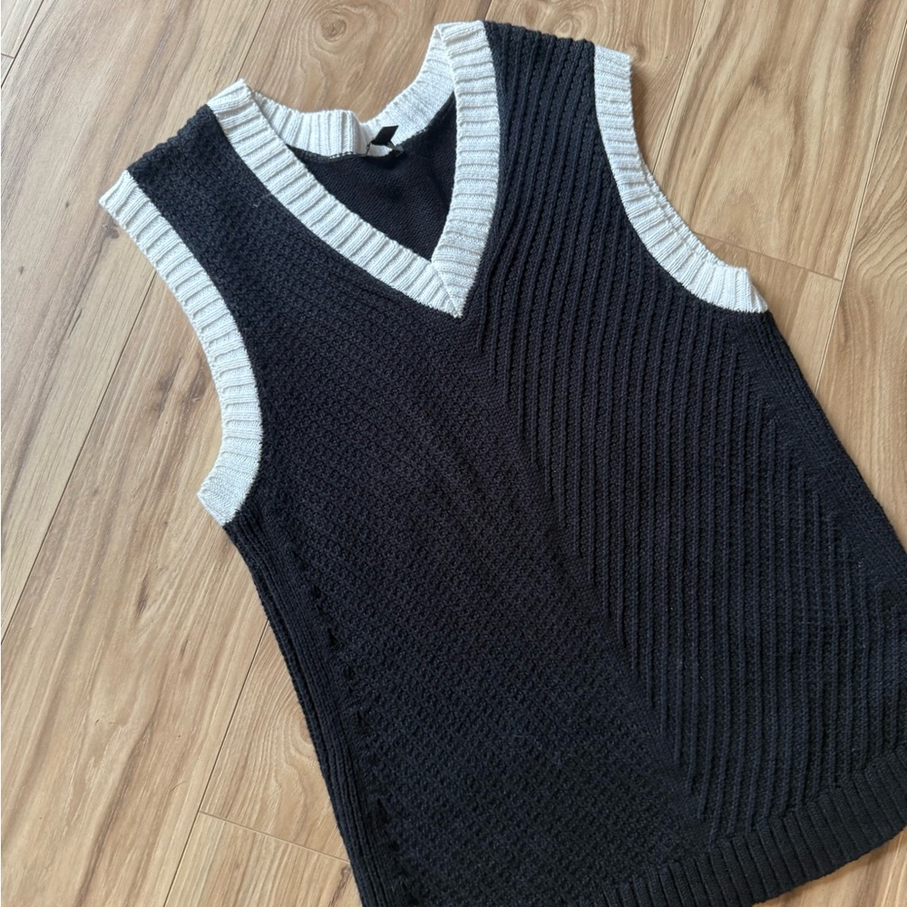 Talbots Black and White Sleeveless Sweater Vest Size XS
